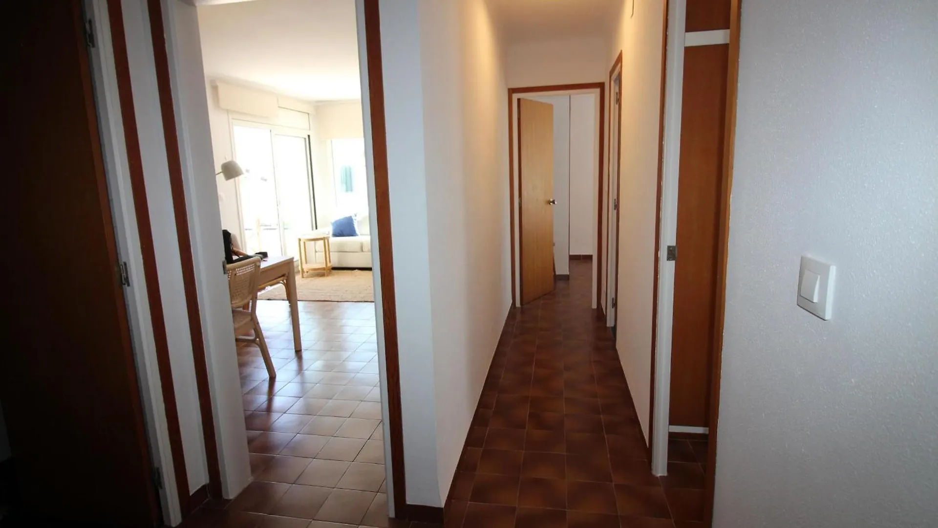 Mistral - Apartamento Acogedor, Luminoso Y De Ambiente Moderno Con Terraza Vista Mar. - Es-228-143 Llanca Apartment