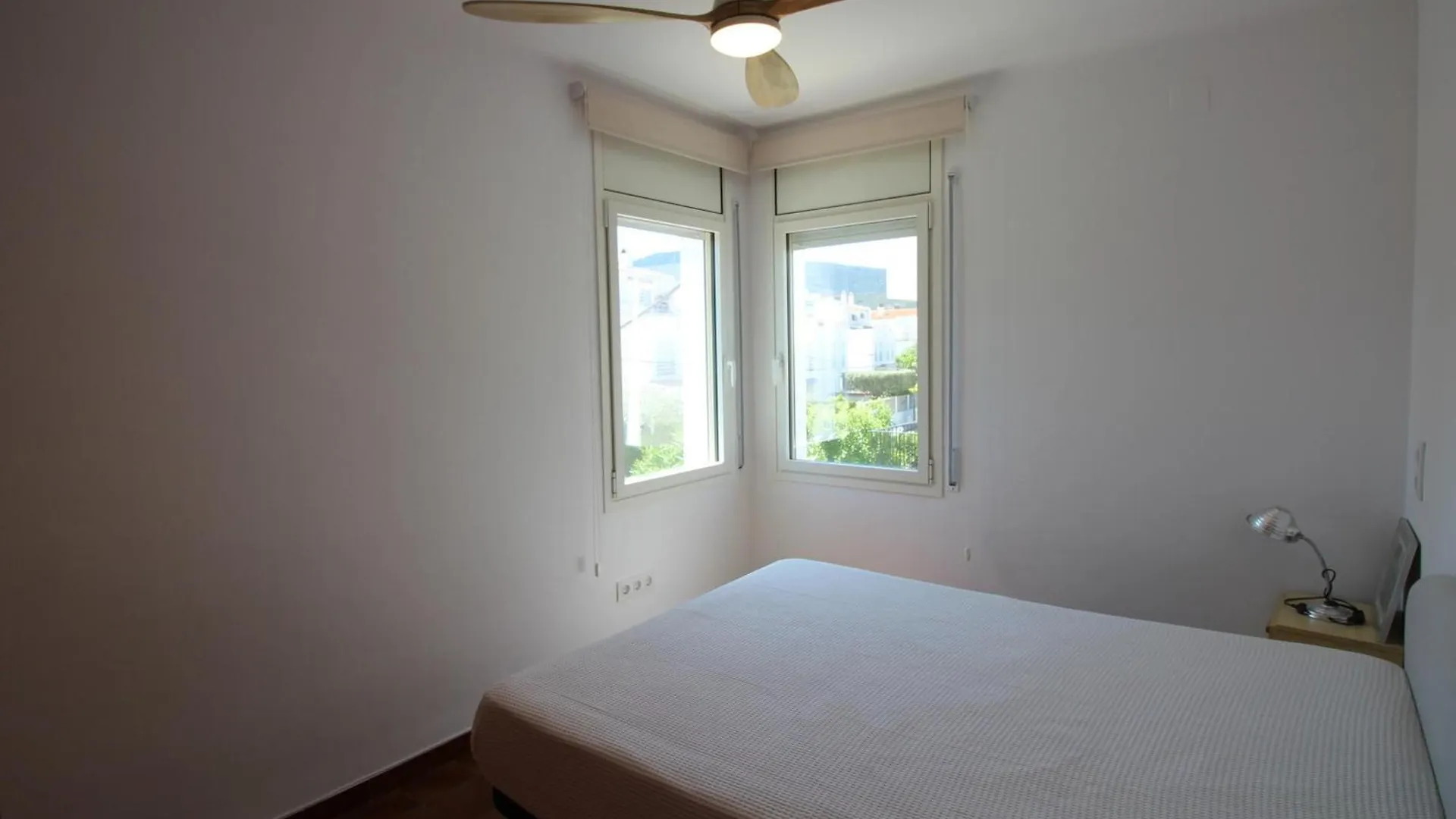 Apartment Mistral - Apartamento Acogedor, Luminoso Y De Ambiente Moderno Con Terraza Vista Mar. - Es-228-143 Llanca