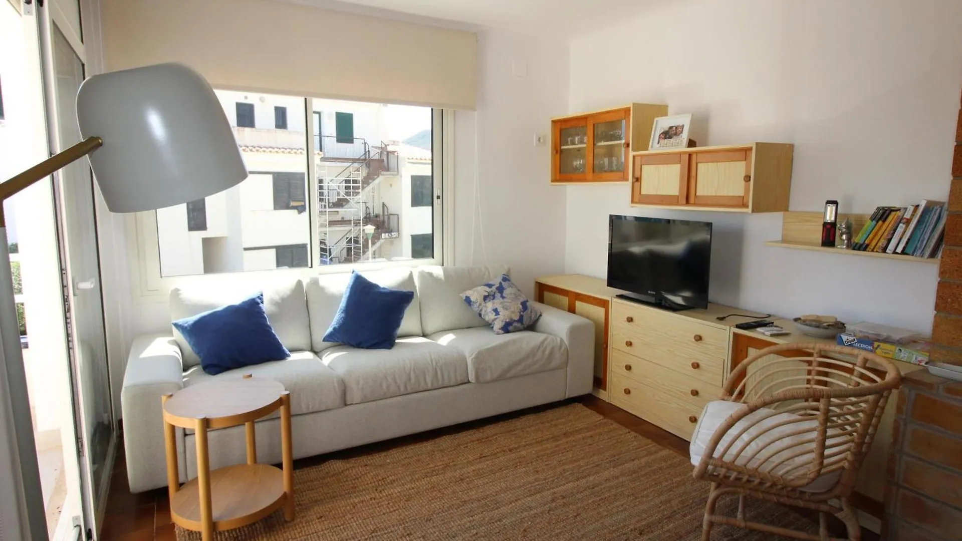 Mistral - Apartamento Acogedor, Luminoso Y De Ambiente Moderno Con Terraza Vista Mar. - Es-228-143 Llanca